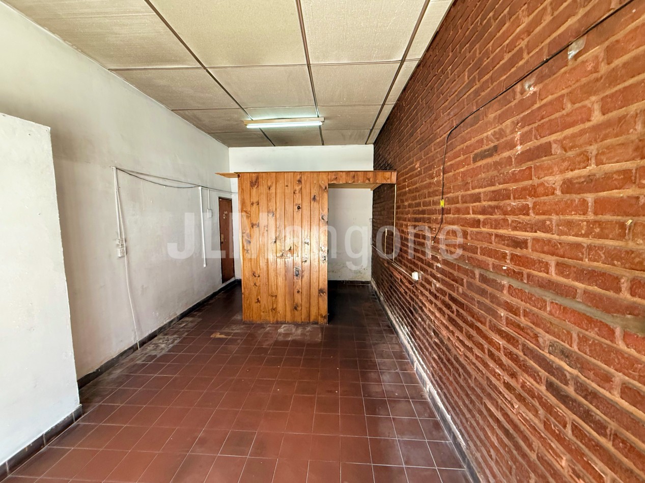 Local 25 m2 sobre Arieta