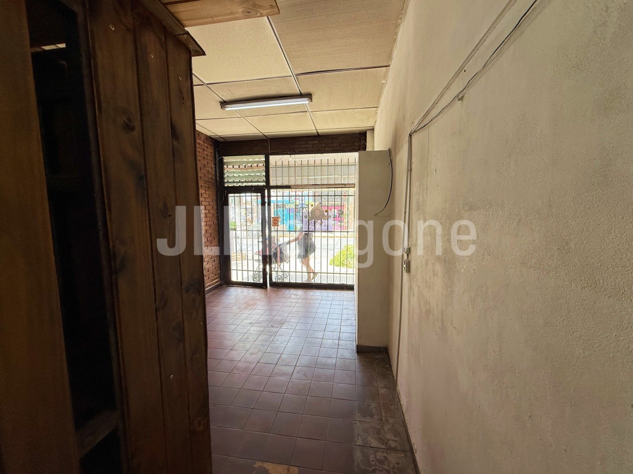 Local 25 m2 sobre Arieta