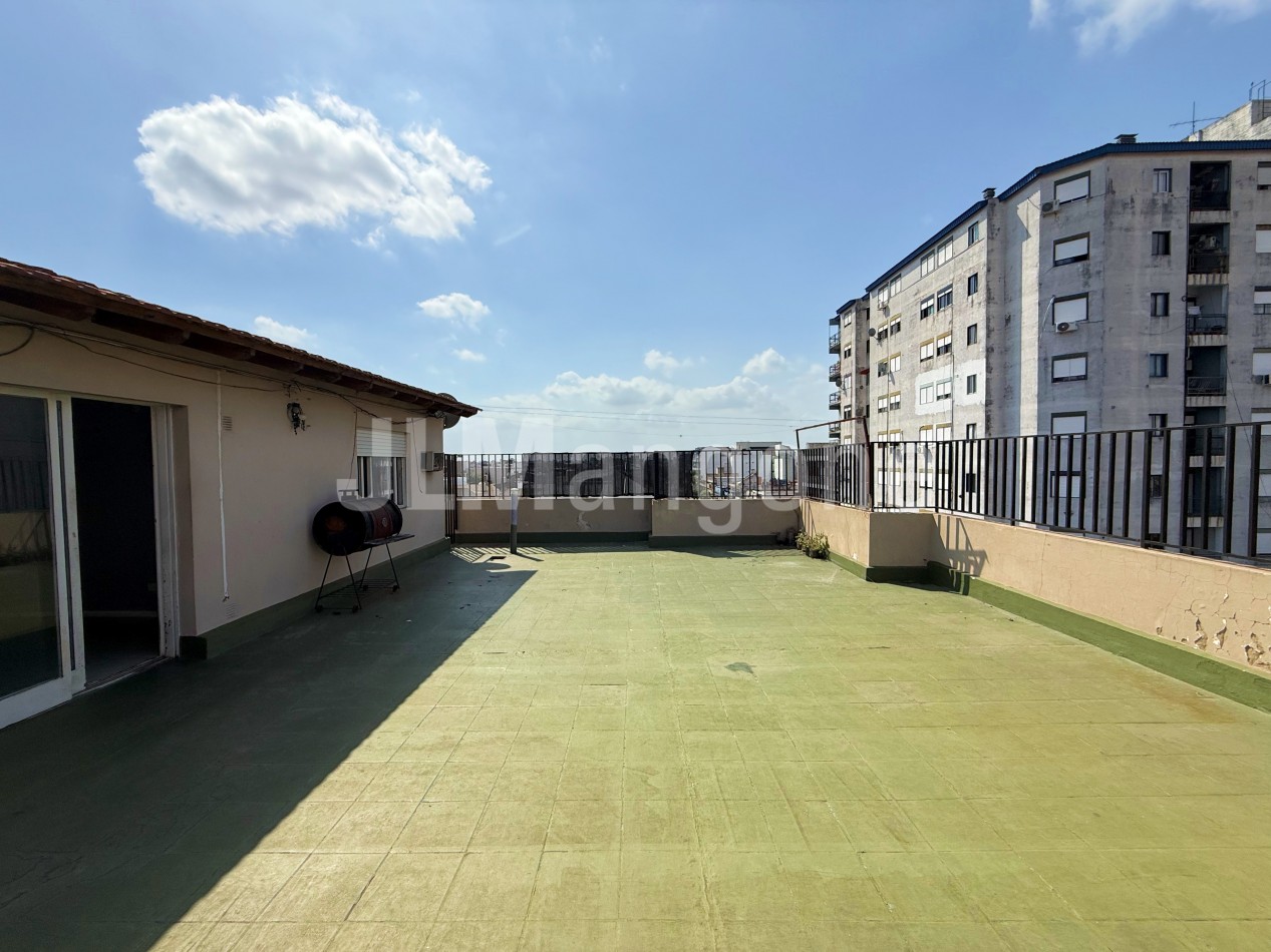 Penthouse 4 ambientes con terraza privada