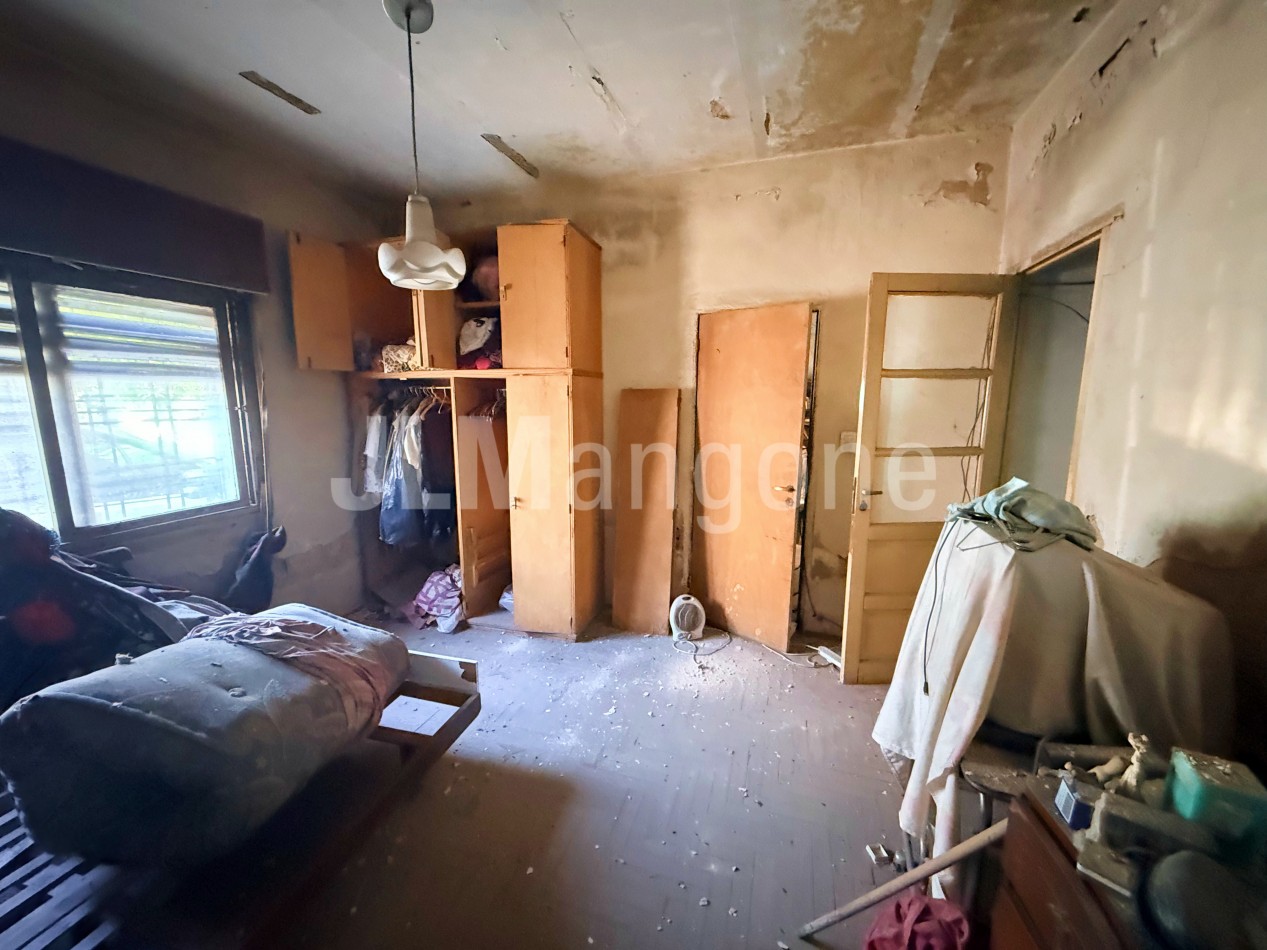 Ph 3 ambientes con patio (A refaccionar)