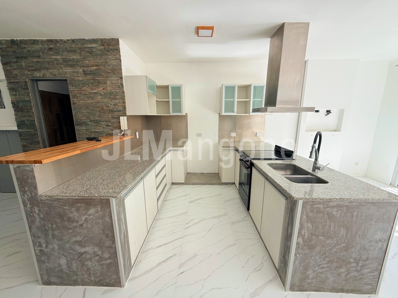 Duplex 3 ambientes con cocheras (2), parque y quincho