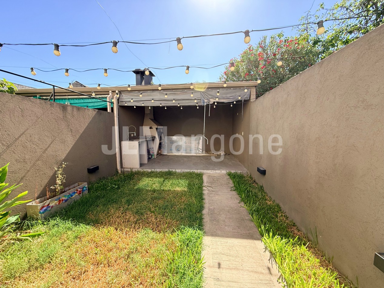 Duplex 3 ambientes con cocheras (2), parque y quincho