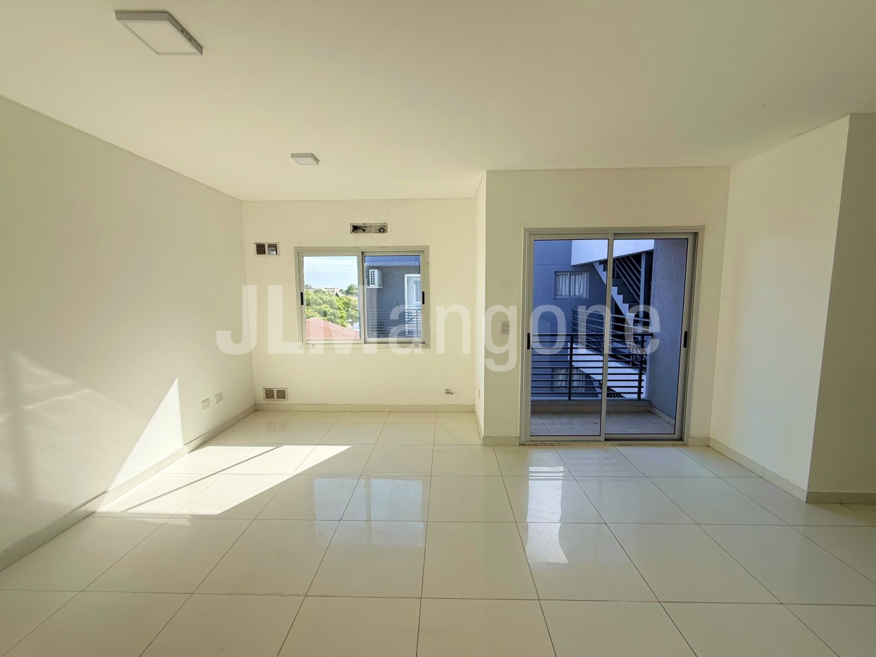 Departamento 2 ambientes con cochera y balcon