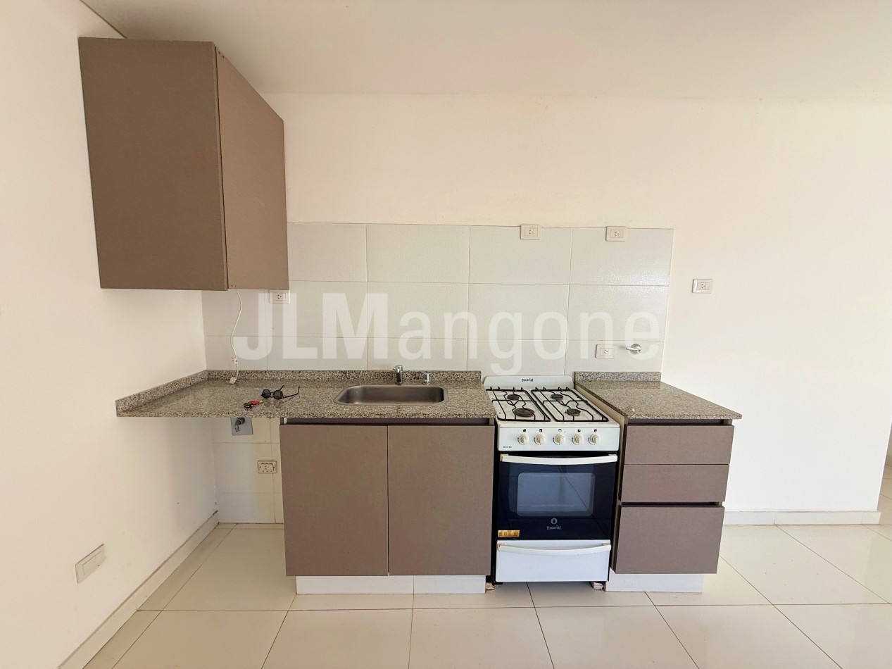 Departamento 2 ambientes con cochera y balcon