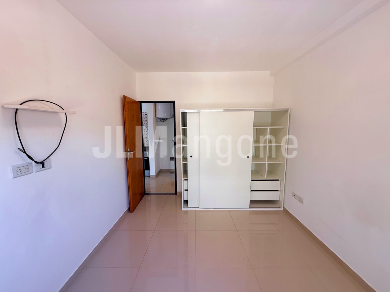 Departamento 2 ambientes con cochera y balcon