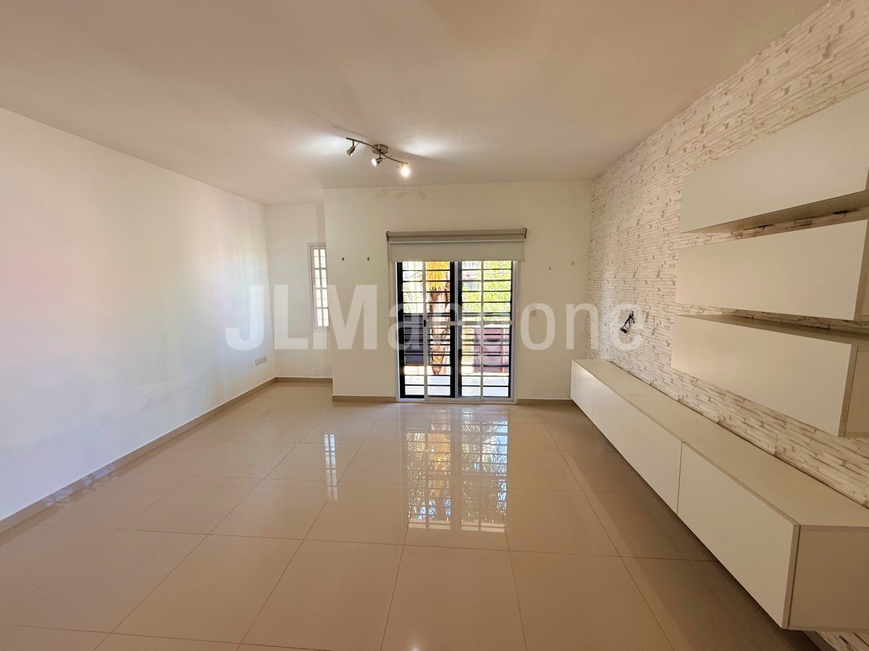 Departamento 2 ambientes con cochera y balcon