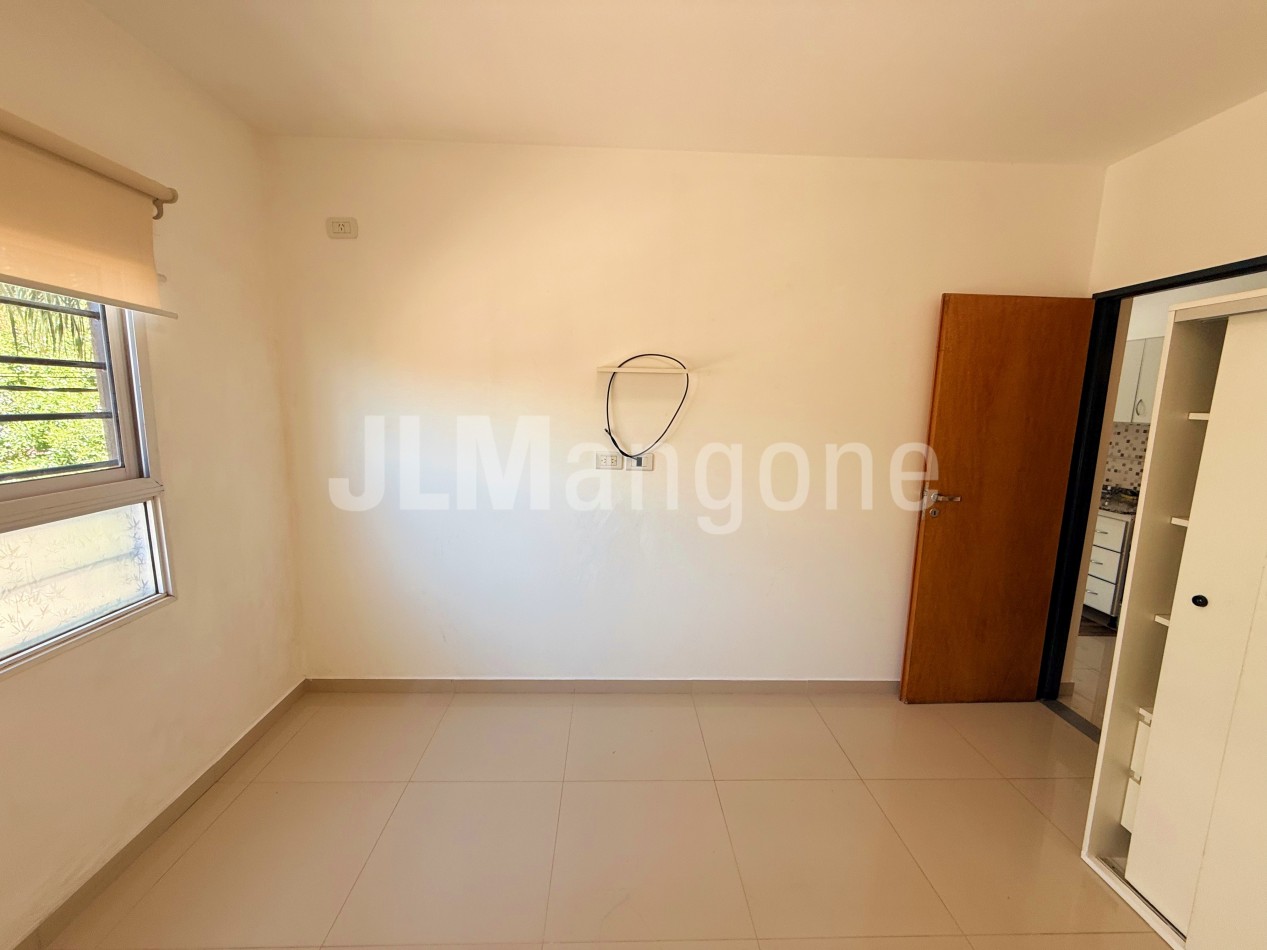 Departamento 2 ambientes con cochera y balcon