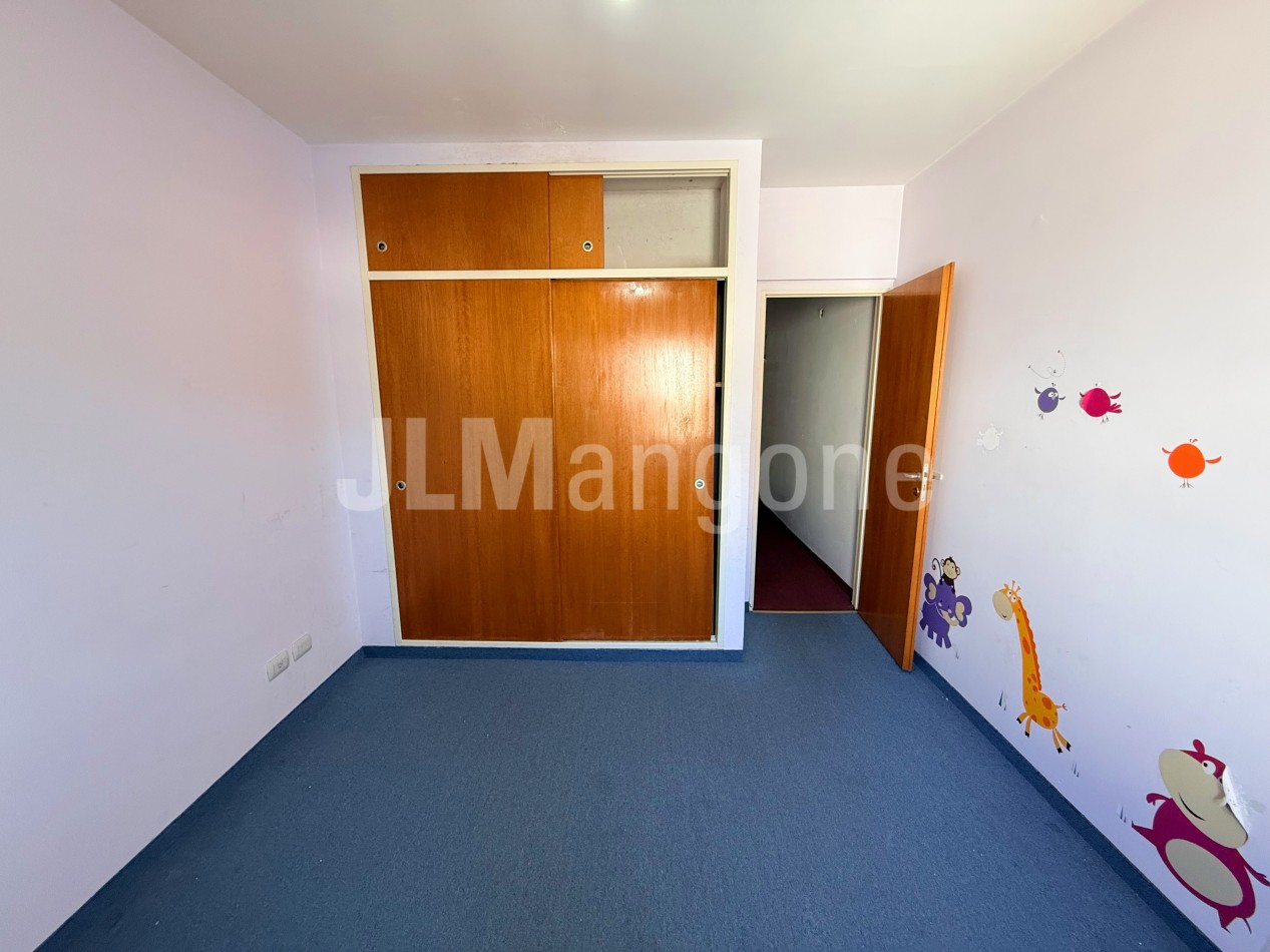 Duplex 3 ambientes con cochera y patio