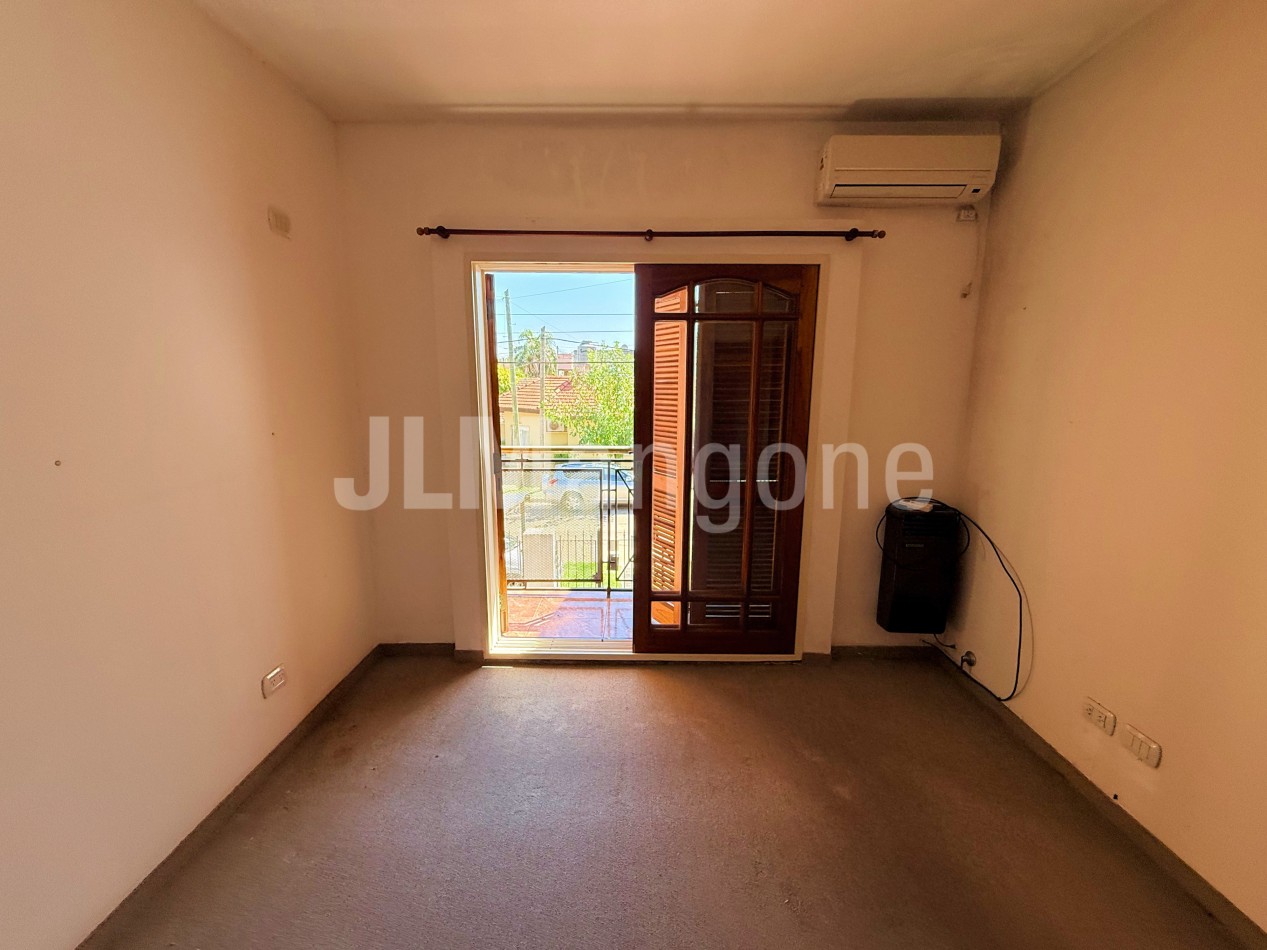 Duplex 3 ambientes con cochera y patio