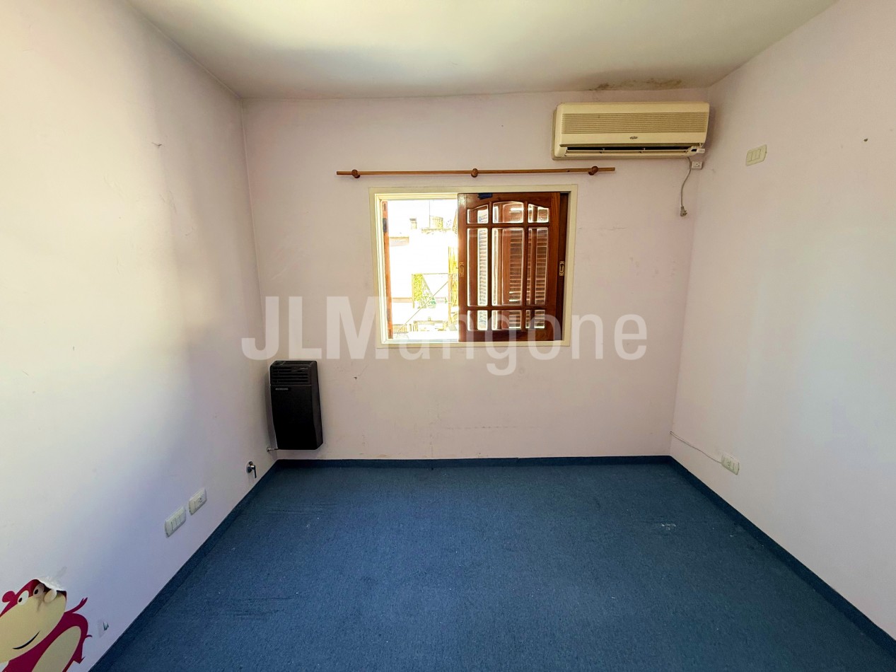 Duplex 3 ambientes con cochera y patio