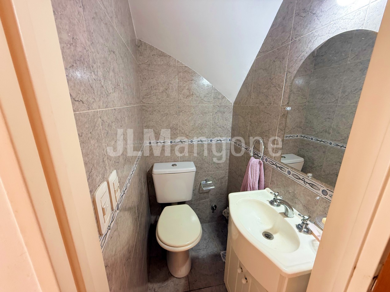 Duplex 3 ambientes con cochera y patio