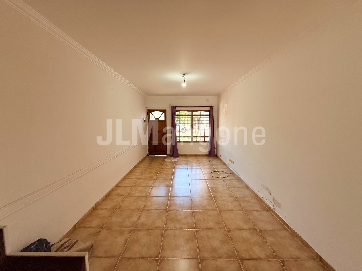 Duplex 3 ambientes con cochera y patio