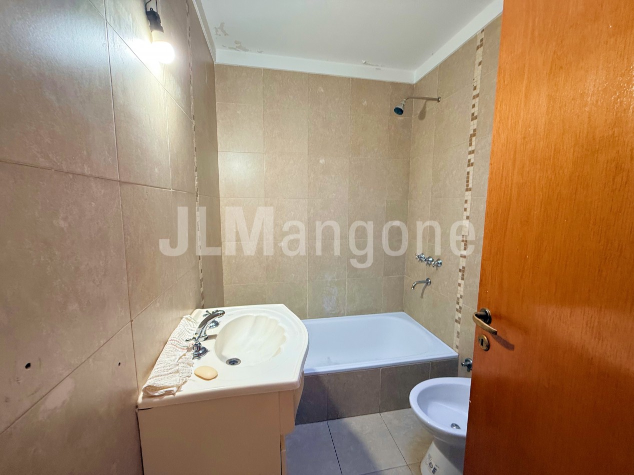 Duplex 3 ambientes con cochera y patio