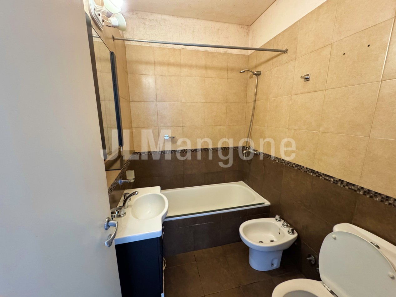 Departamento 3 amb con cochera y balcon