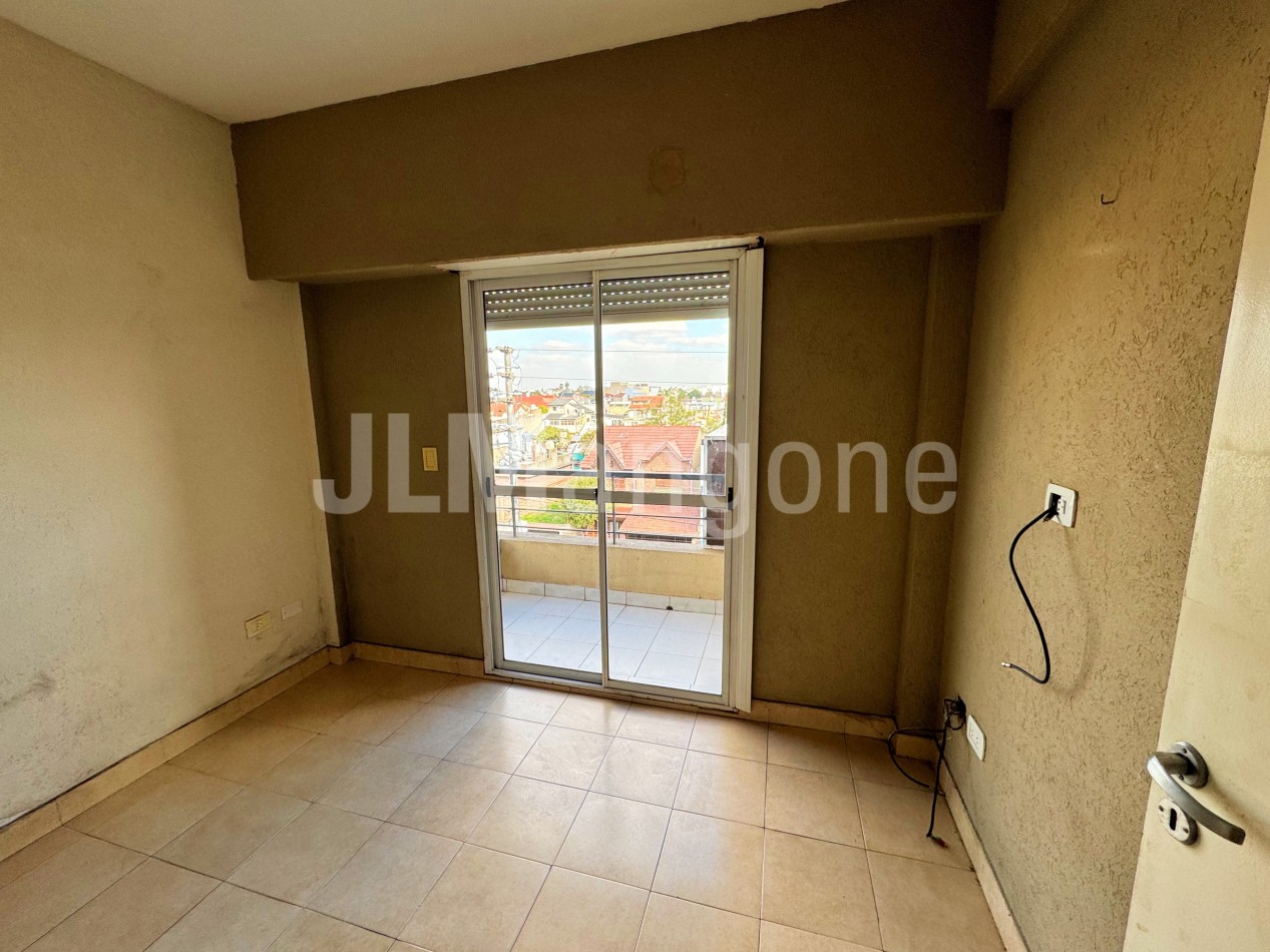 Departamento 3 amb con cochera y balcon