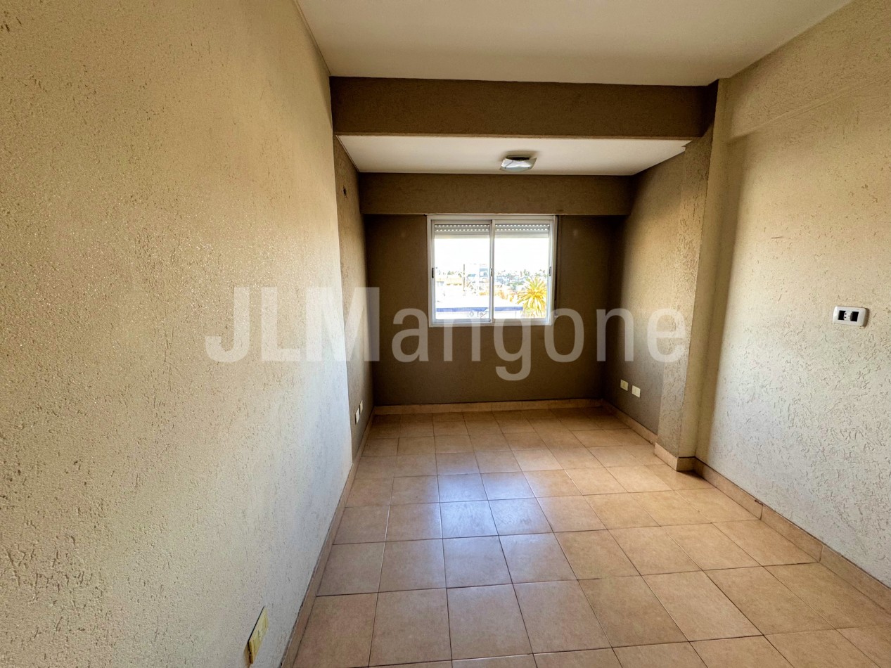 Departamento 3 amb con cochera y balcon