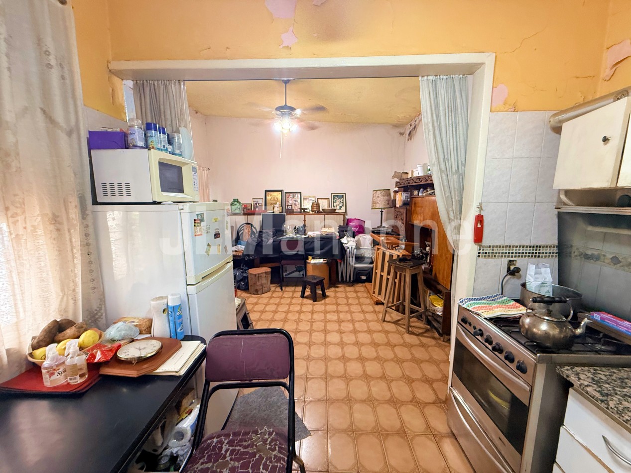 Casa 3 ambientes a refaccionar (Lote 8x15)