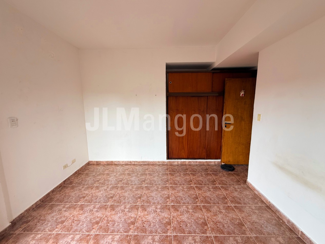 Departamento 2 ambientes con balcon, sobre Arieta