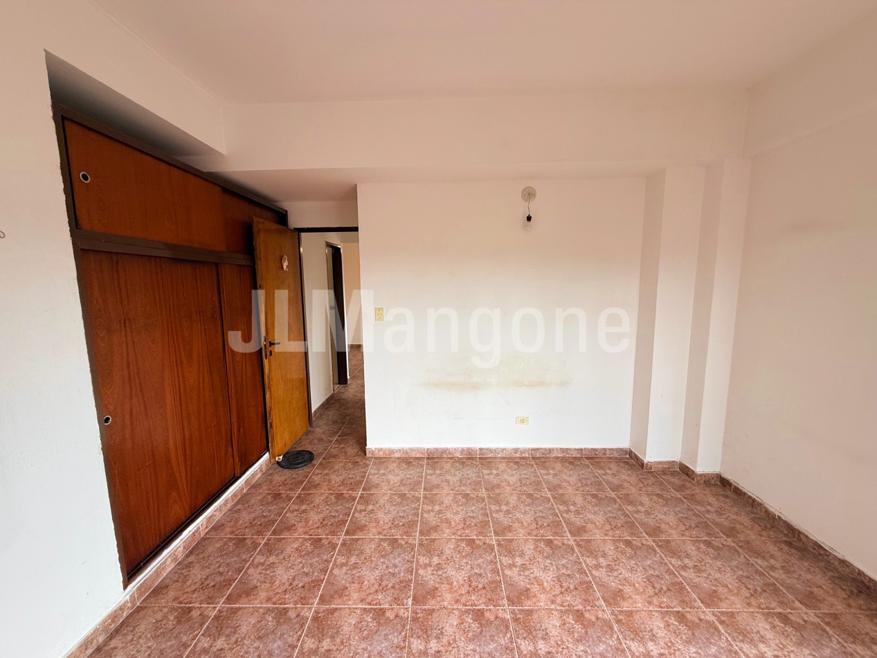 Departamento 2 ambientes con balcon, sobre Arieta