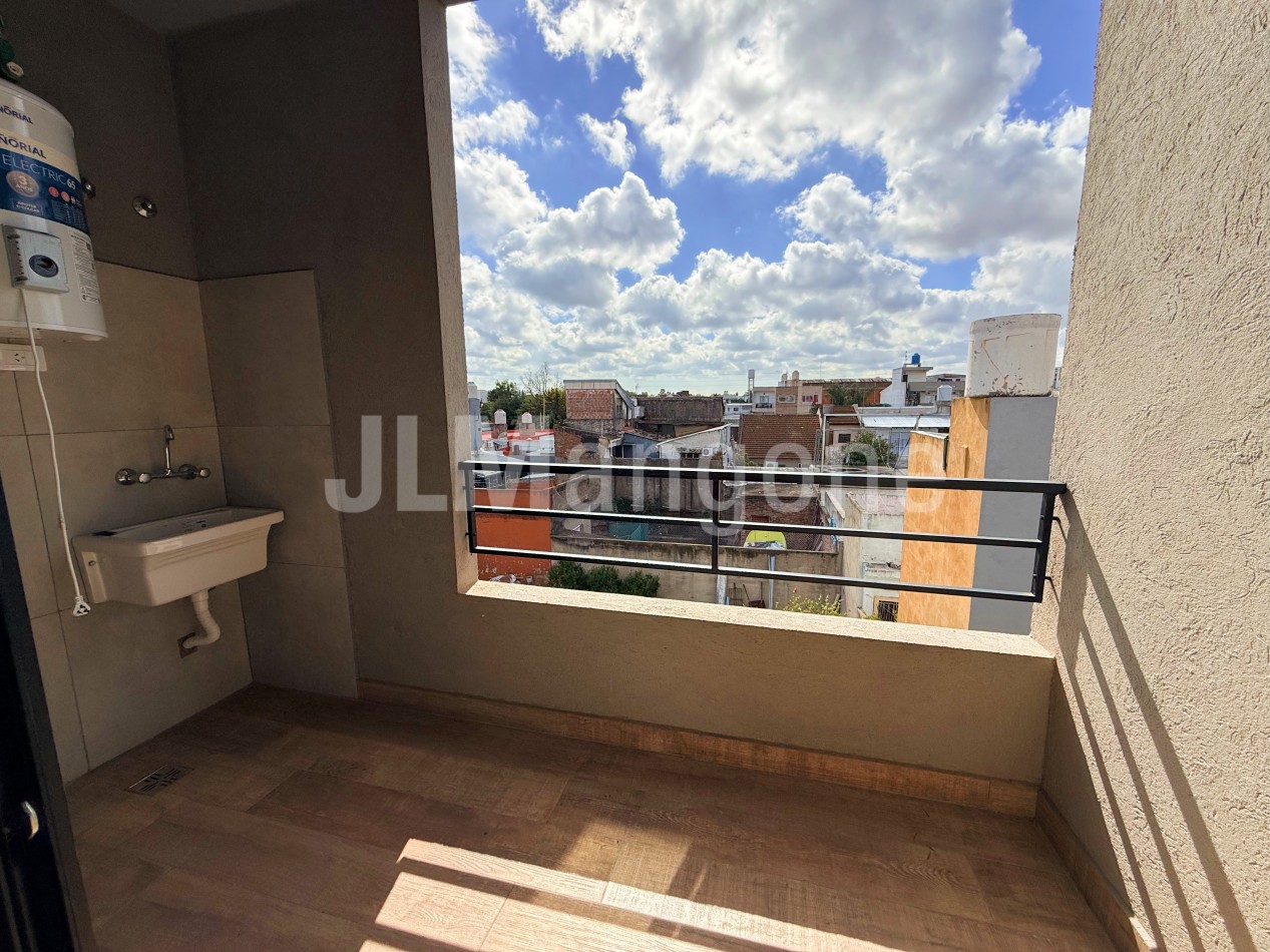 Departamentos 2 ambientes con balcon o patio