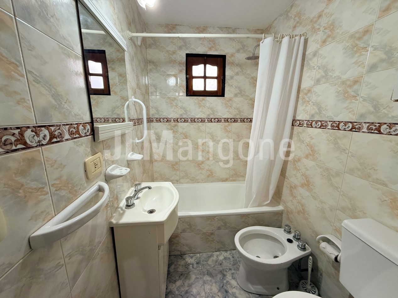 Duplex 2 1/2 ambientes con patio