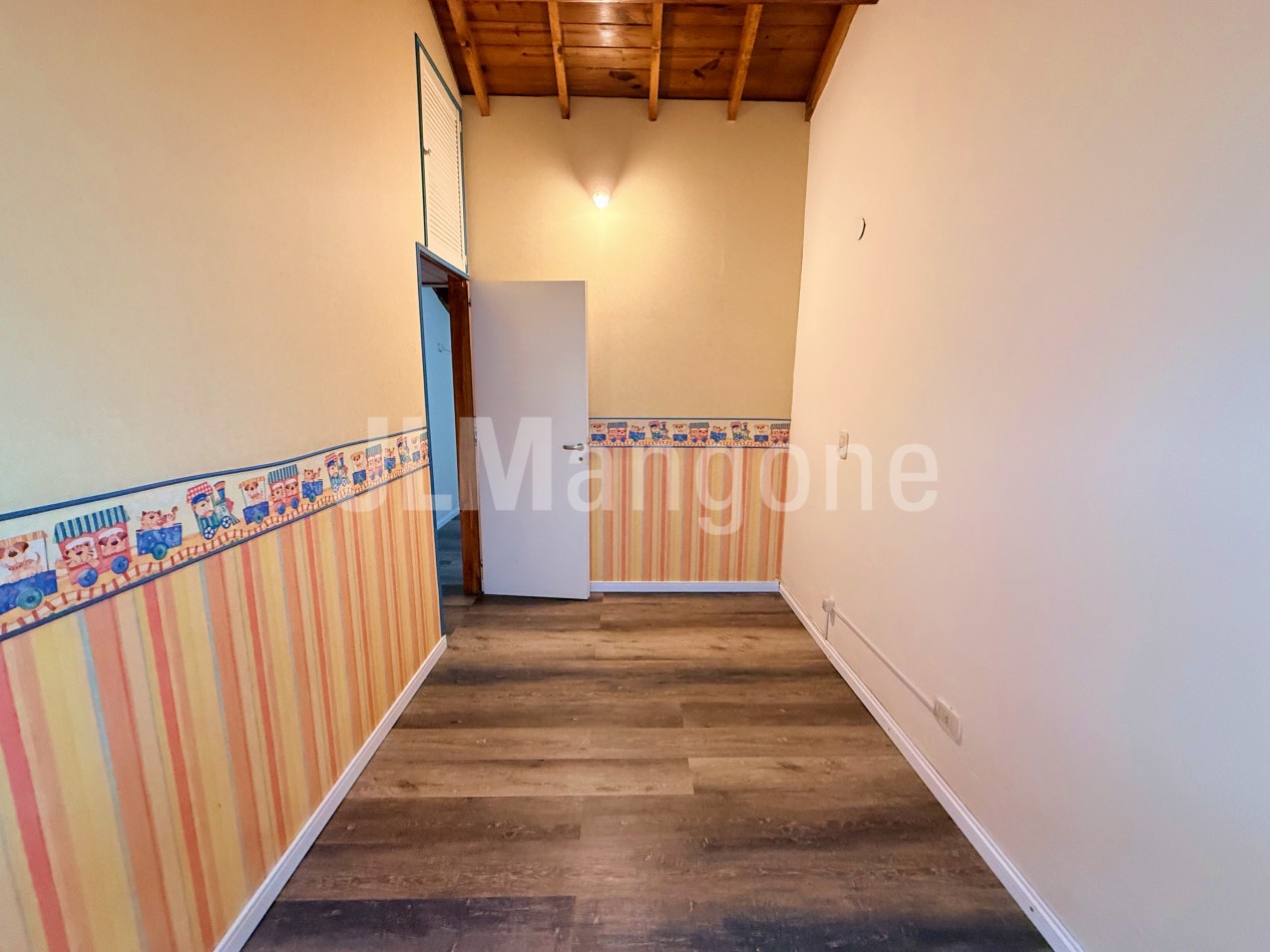 Duplex 2 1/2 ambientes con patio