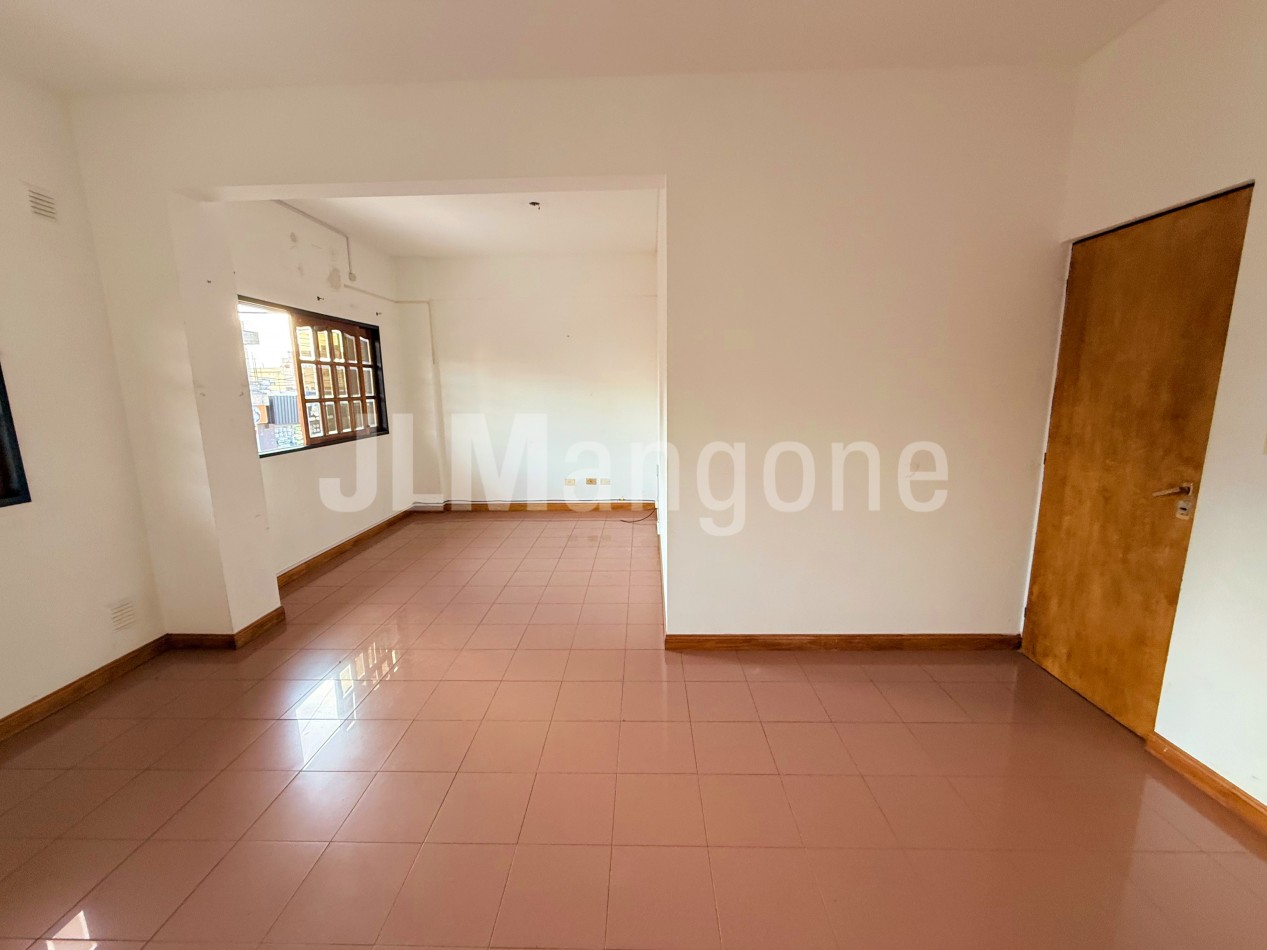 Oficina y/o consultorios 25 m2 sobre Arieta