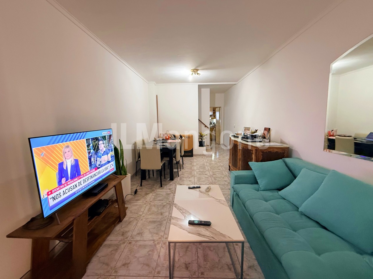 Duplex 4 ambientes con cochera y patio