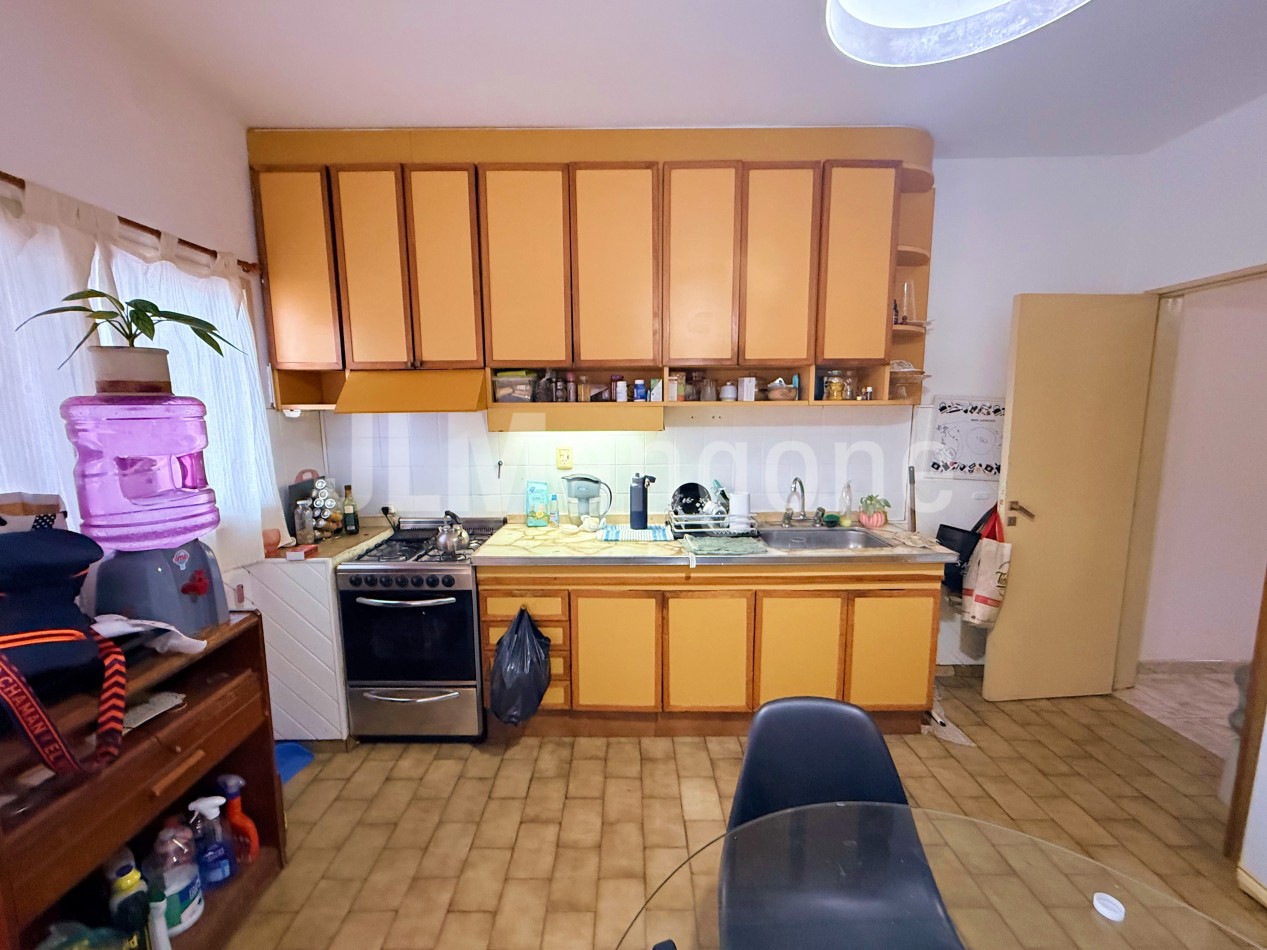 Duplex 4 ambientes con cochera y patio