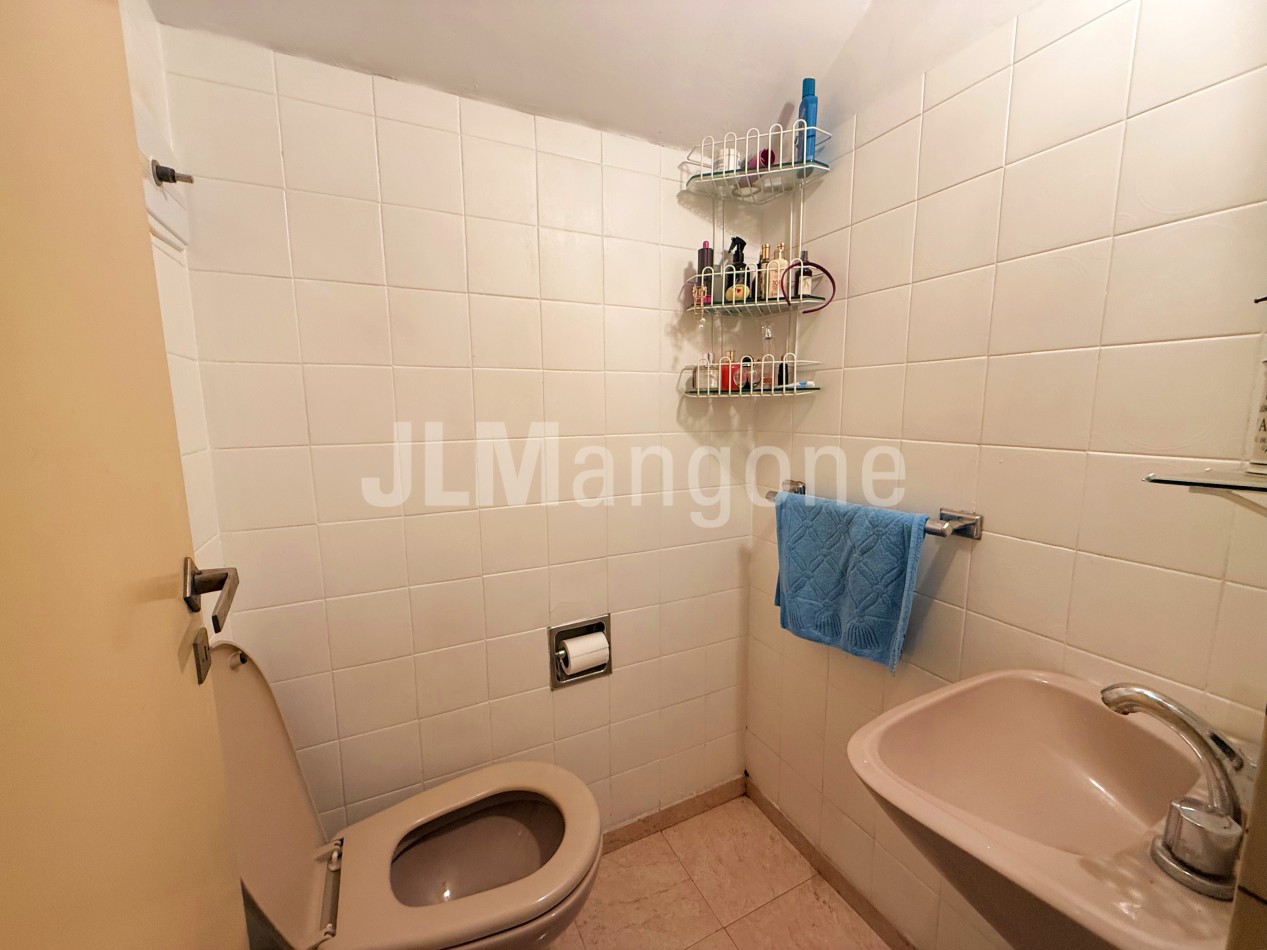 Duplex 4 ambientes con cochera y patio