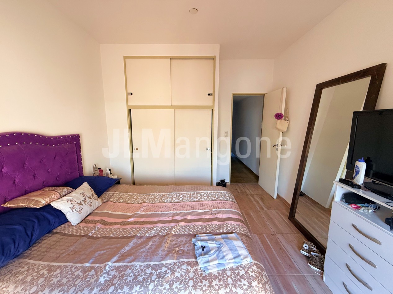 Duplex 4 ambientes con cochera y patio