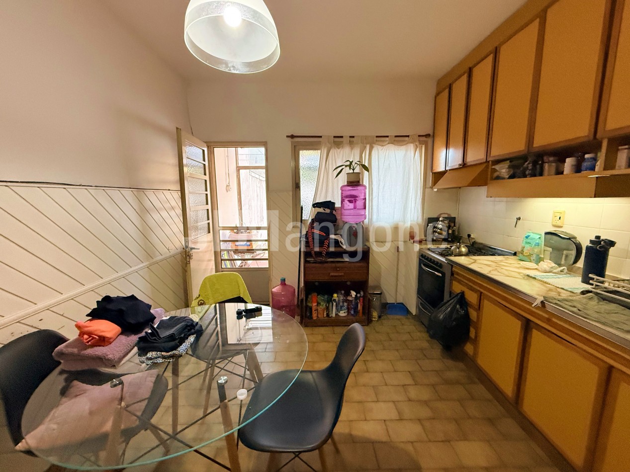 Duplex 4 ambientes con cochera y patio