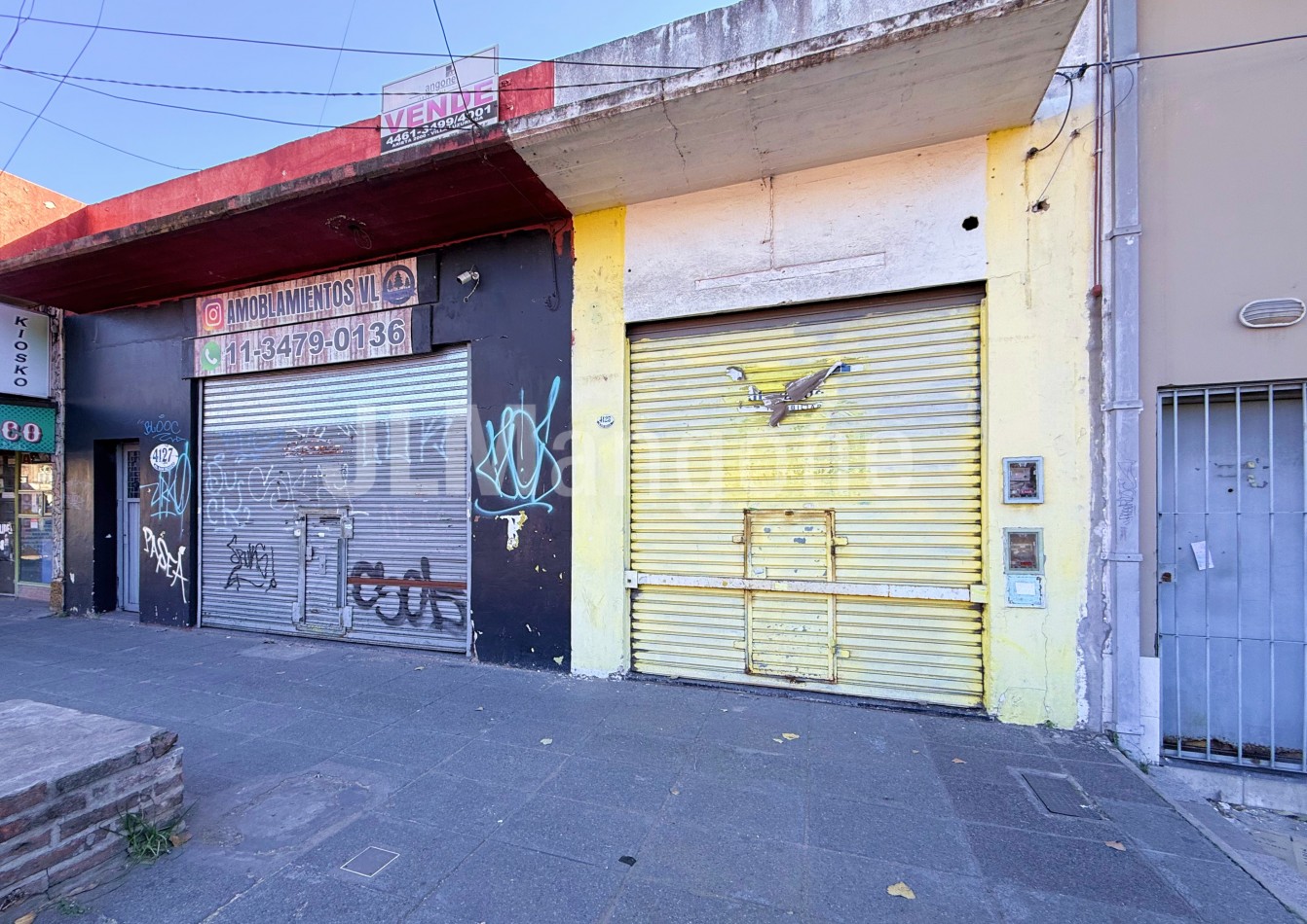 Lote 10x23 con 2 Locales