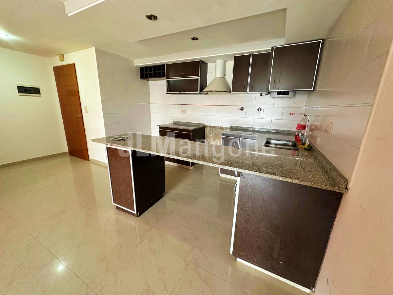 Departamento 2 amb con cochera, balcon y terraza