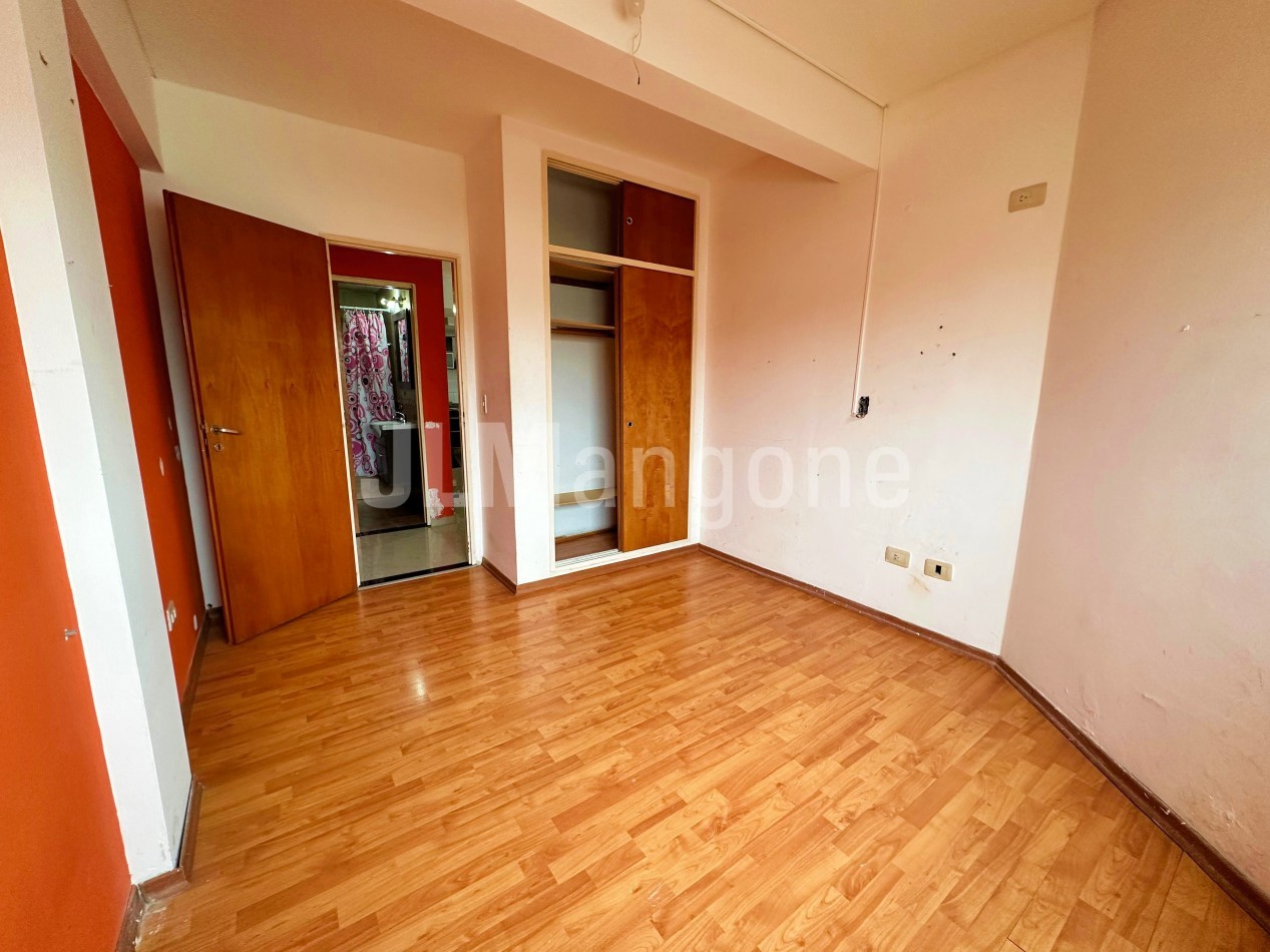 Departamento 2 amb con cochera, balcon y terraza
