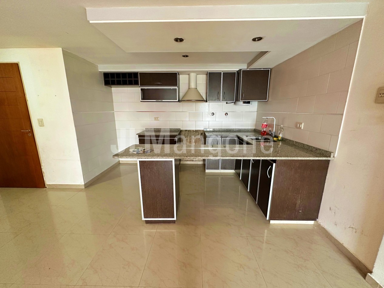 Departamento 2 amb con cochera, balcon y terraza
