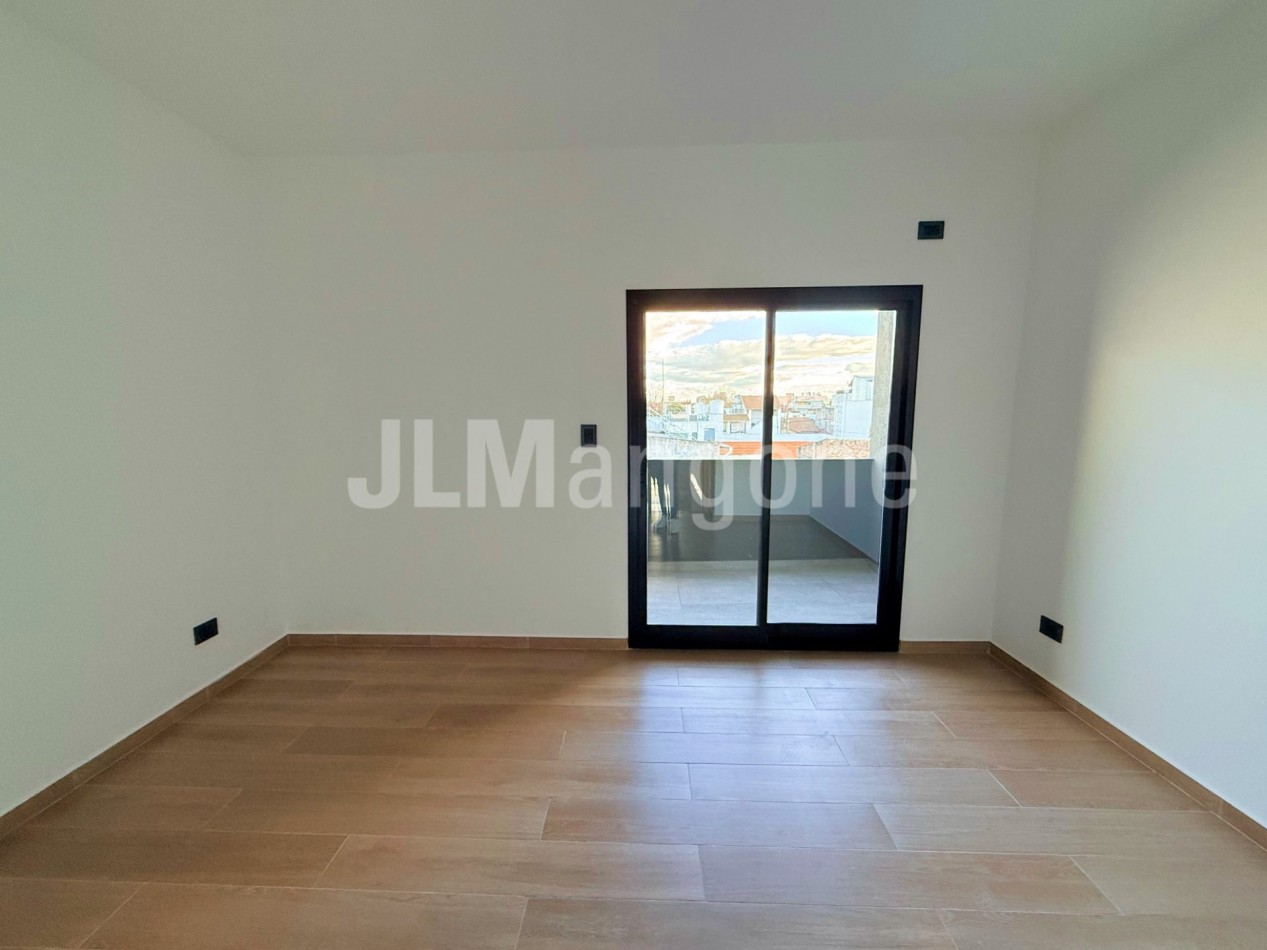 Semipiso 2 1/2 ambientes con doble balcon