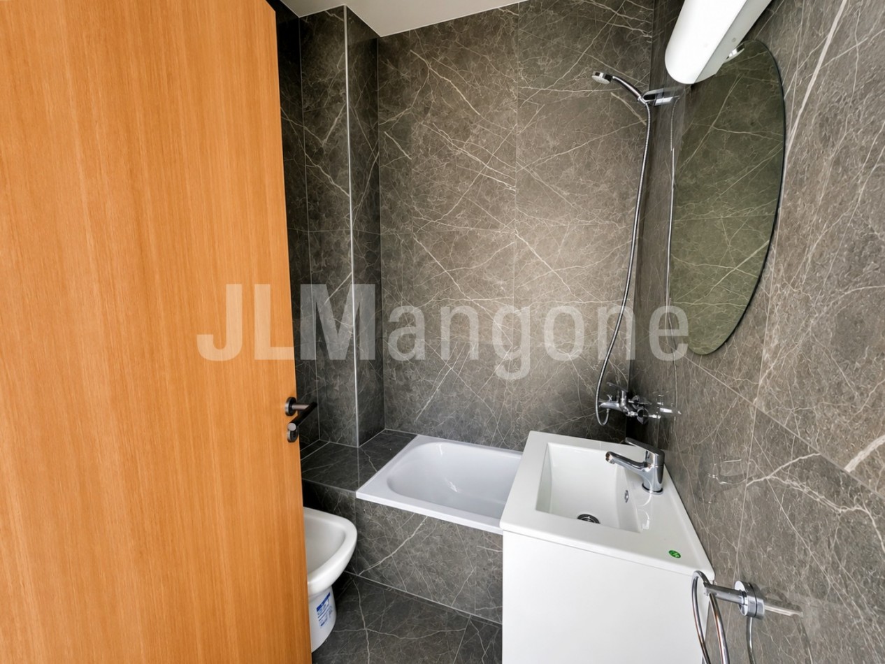 Semipiso 2 1/2 ambientes con doble balcon
