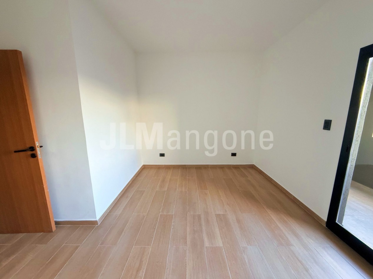 Semipiso 2 1/2 ambientes con doble balcon