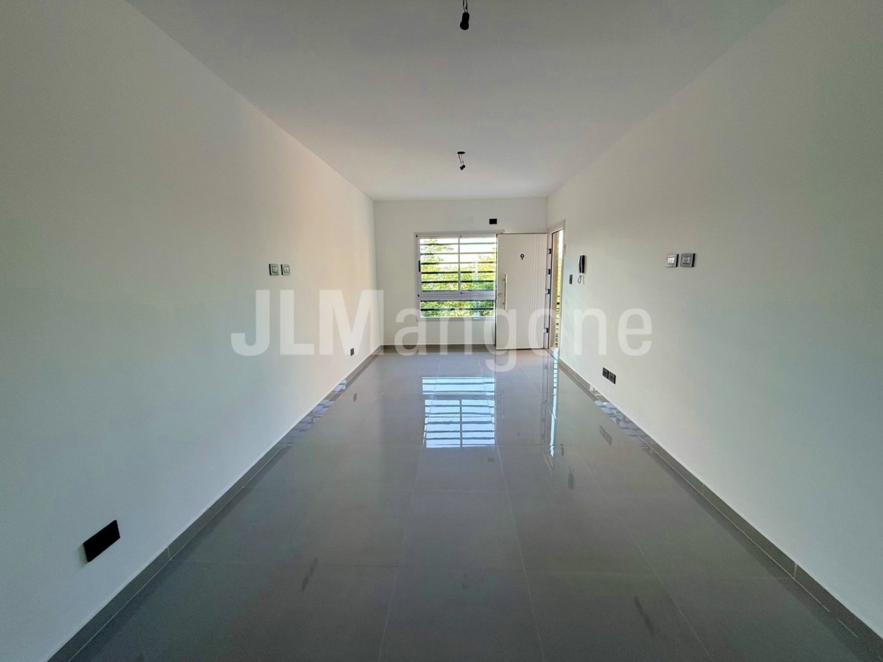 Deptos 2 1/2 ambientes con balcon, a estrenar