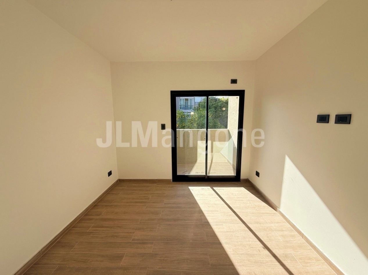 Deptos 2 1/2 ambientes con balcon, a estrenar