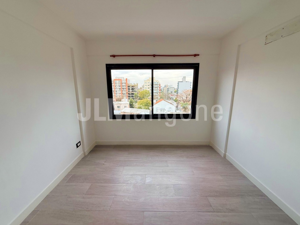 Depto 2 ambientes con balcon y cochera