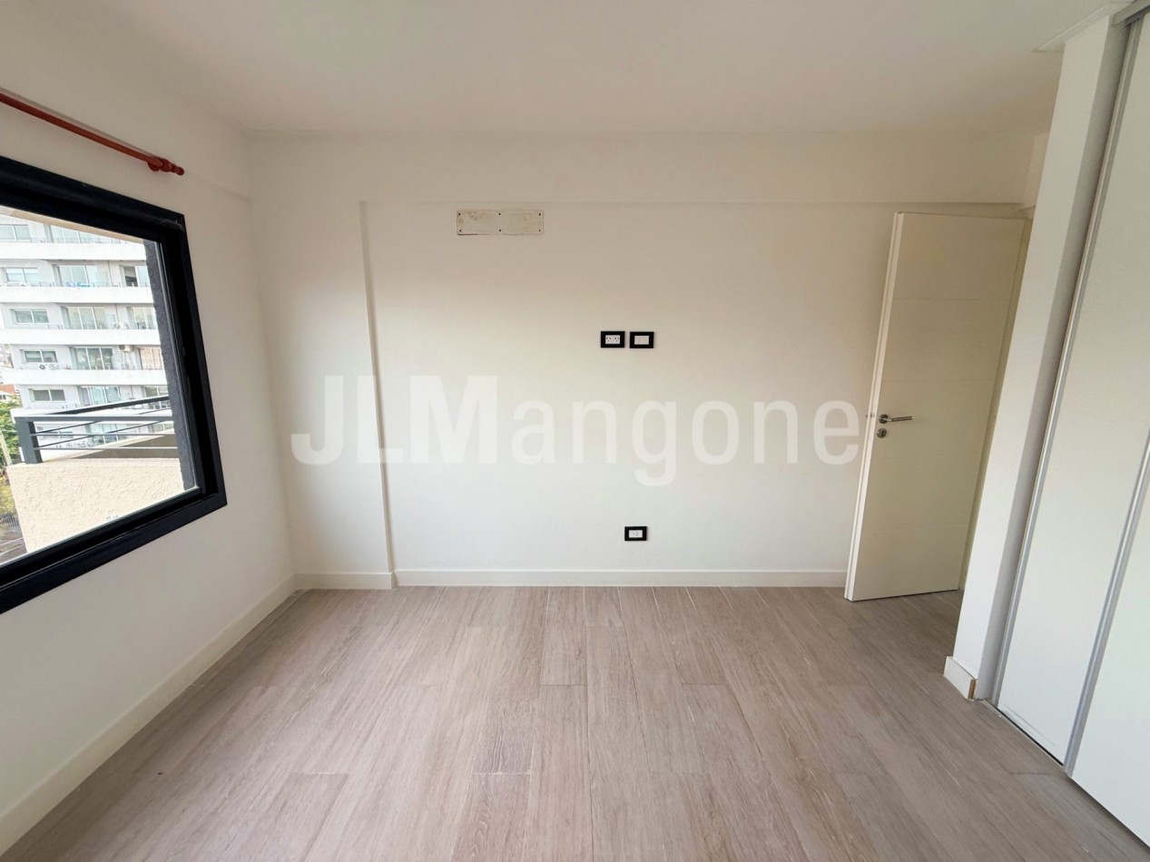 Depto 2 ambientes con balcon y cochera