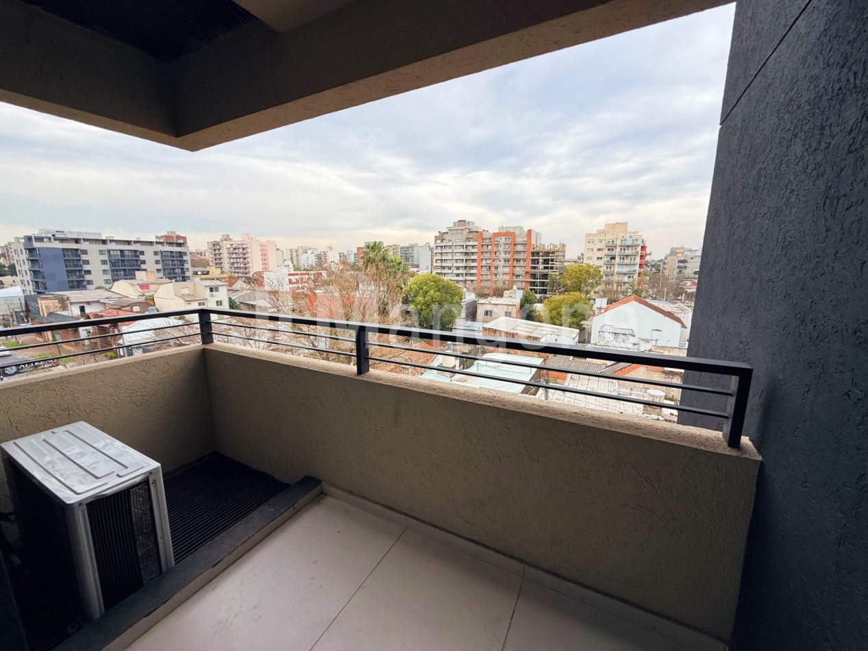 Depto 2 ambientes con balcon y cochera
