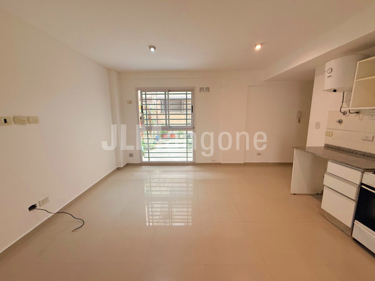 Departamento 2 amb en pb con patio