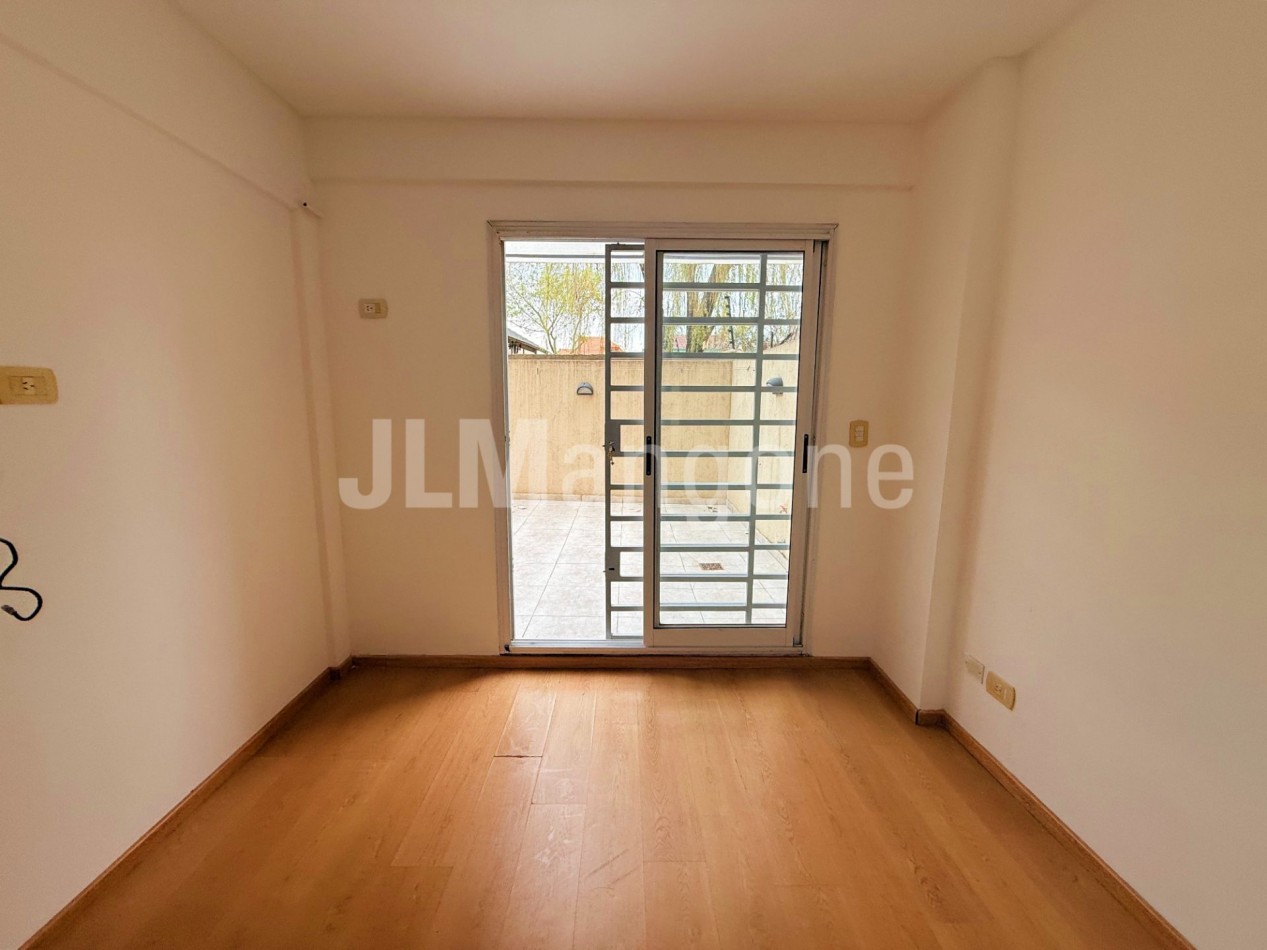 Departamento 2 amb en pb con patio