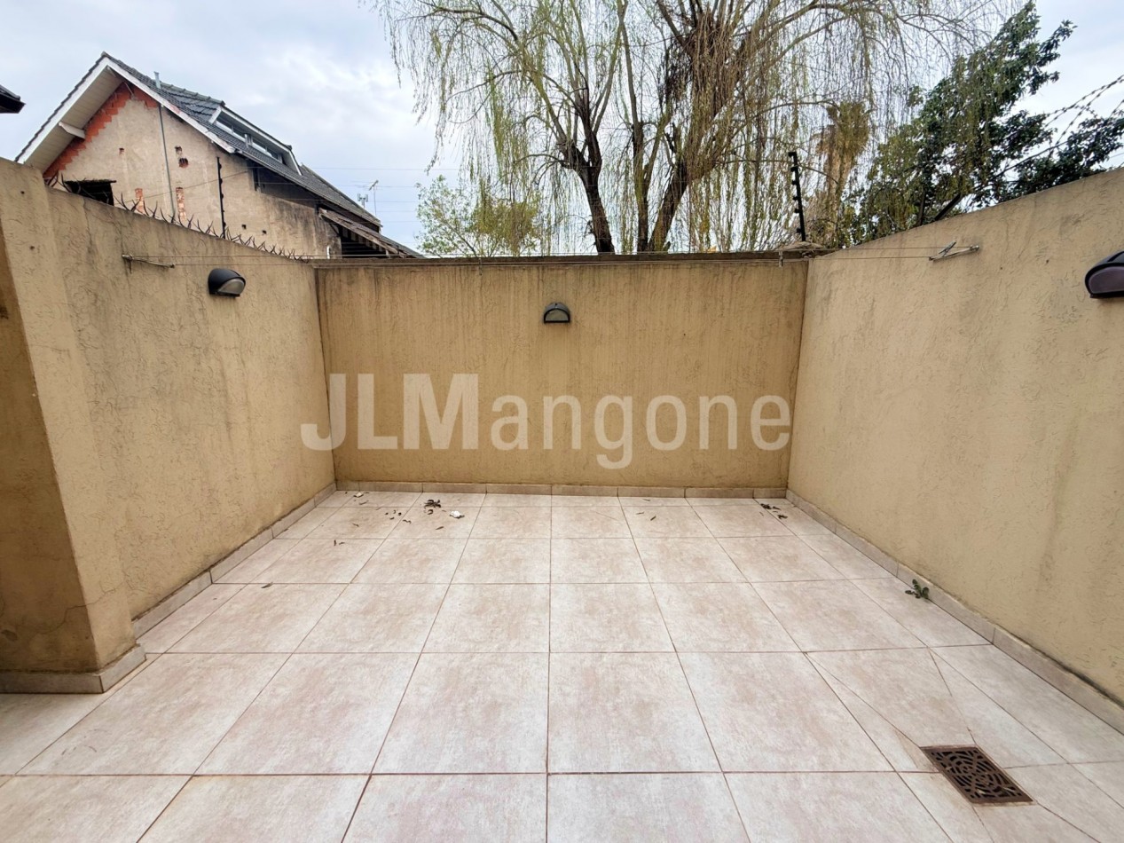 Departamento 2 amb en pb con patio