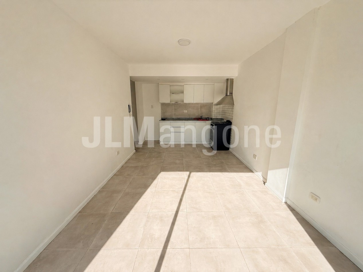 Departamento 2 amb con cochera y balcon