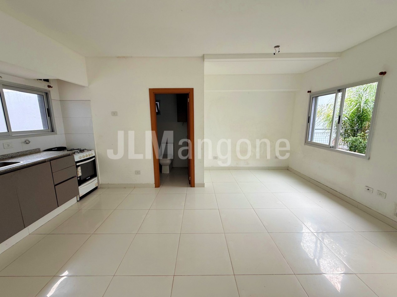 Departamento 1 ambiente pb con patio