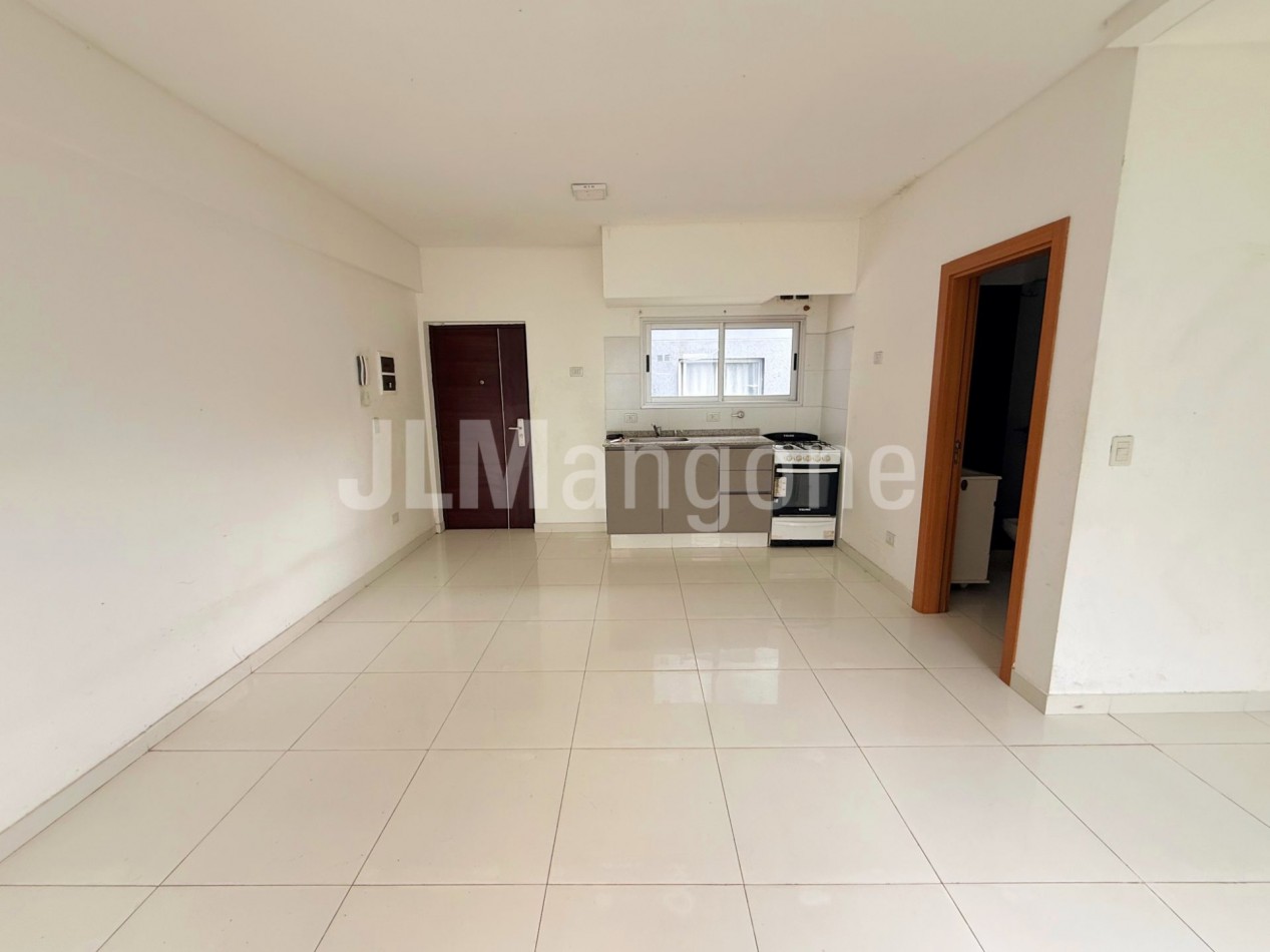Departamento 1 ambiente pb con patio